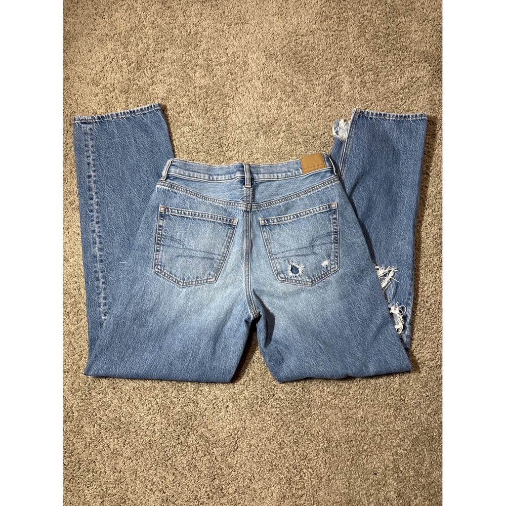 American Eagle High Waisted Baggy Distressed Light Wash Jeans Women Size 6 - Picture 9 of 9